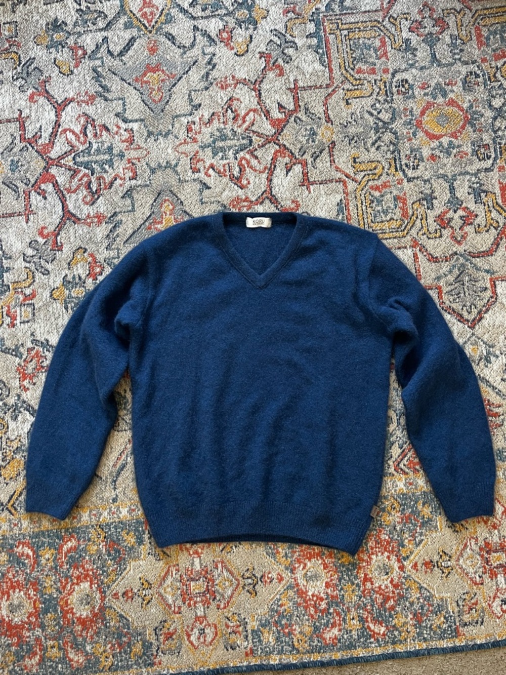 Koru Classic Women's V-Neck Sweater in Deep Navy, Size L